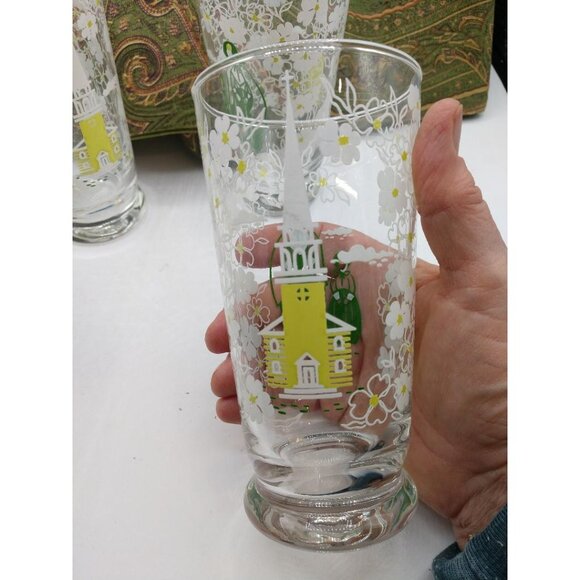 Set Of 4 Vintage Glass Tumblers With Floral & Village Scene Design Amish Style - Picture 2 of 6
